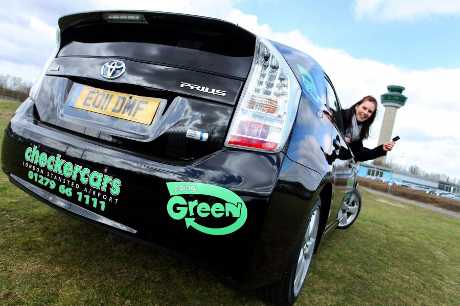  Toyota Prius Taxi 2011 года  (фото 3 из 4)